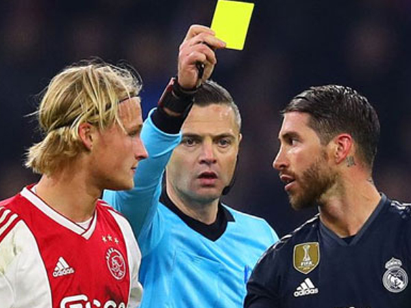 Ramos bị cấm hai trận ở Champions League vì tội cố tình nhận thẻ