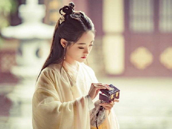 'Tân Ỷ thiên' đại náo Weibo: Sau 1 đêm mà Chu Chỉ Nhược xinh như mộng, Diệt Tuyệt sư thái đồng loạt lọt top tìm kiếm