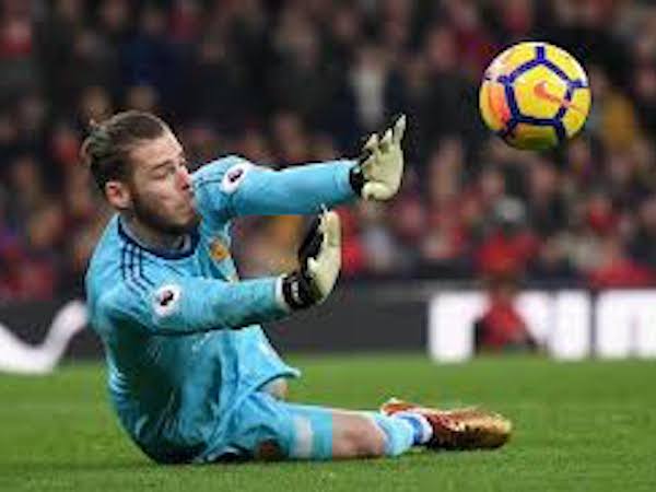 Vì Solskjaer và... tiền, De Gea ra quyết định về tương lai với M.U
