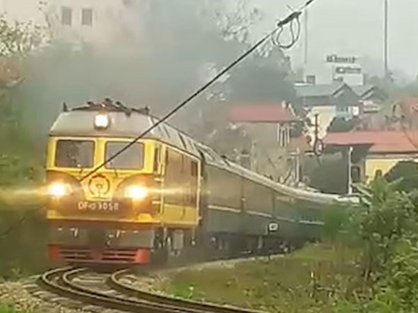 Video: Tàu chống đạn của ông Kim Jong Un rời Việt Nam