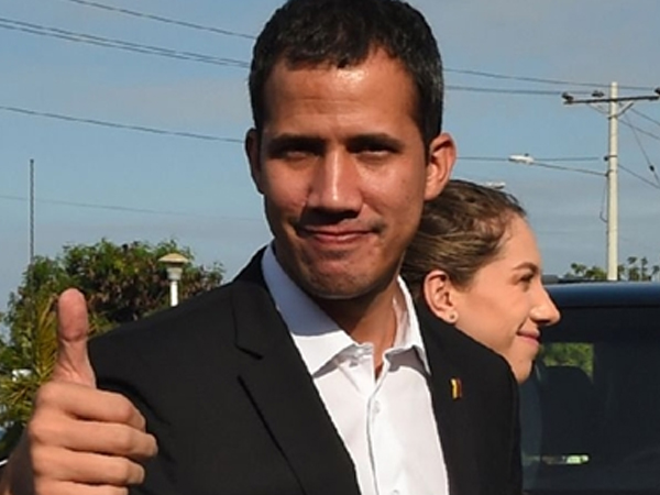 Căng thẳng lên cao khi Guaido rời Venezuela và sắp quay về