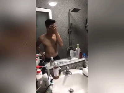 Cánh con gái ra đây mà học hỏi Hồng Duy Pinky nhé: Chăm sóc da kỹ càng, đúng trình tự, bước nào ra bước nấy