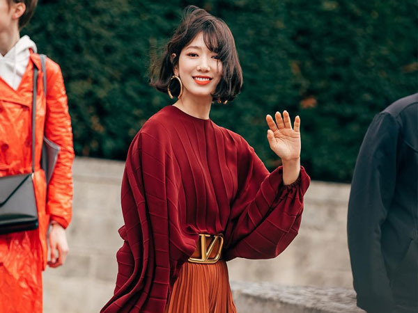 Cắt tóc ngắn và lên đồ sành điệu, Park Shin Hye khiến các fan choáng ngợp với màn lột xác đẳng cấp tại show Valentino