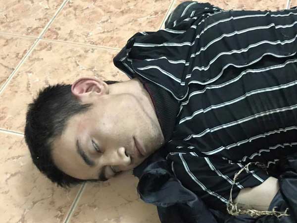 Nổ súng bắt nam thanh niên giả kẻ ngáo đá đi cướp trên xa lộ Hà Nội