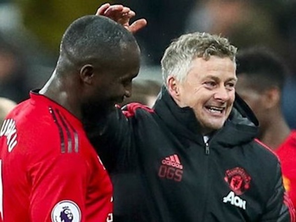 Solskjaer: 'Man Utd cảm thấy mình bất khả chiến bại'