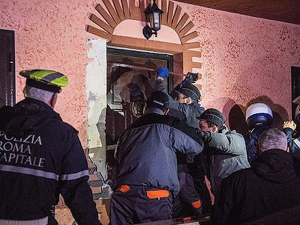 Trùm mafia nguy hiểm thứ hai Italy bị tóm khi đang ăn mỳ