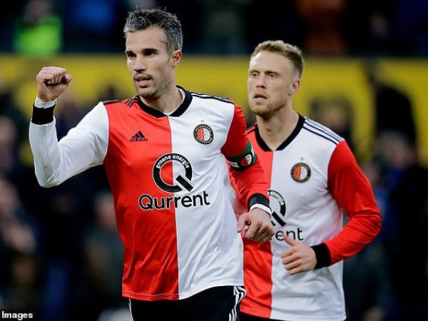 Van Persie cán mốc 'khủng' ở tuổi 36