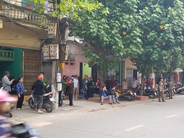 Vụ thầy cúng cầm dao truy sát cả nhà hàng xóm: Một nạn nhân tử vong mới sinh con được 15 ngày