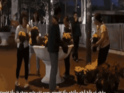 Xôn xao clip 'người dân lấy hoa trang trí sau Thượng đỉnh Mỹ-Triều': Sẽ cho kiểm tra