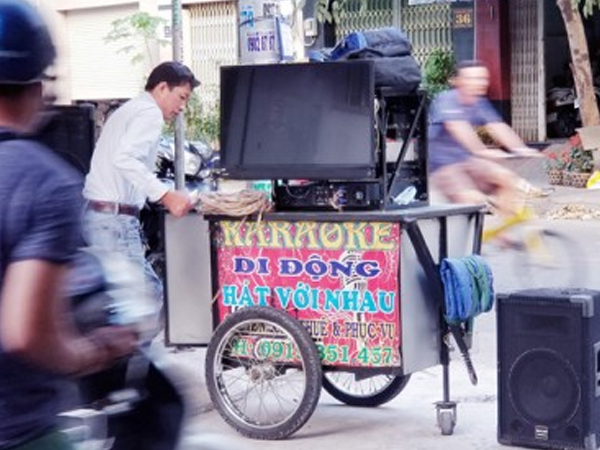 Bị chém chết vì hát karaoke bằng loa di động