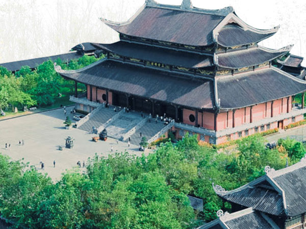 Chùa Bái Đính thiếu tiền hoạt động nên doanh nghiệp phải đài thọ