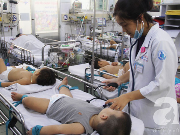 Dịch sởi, sốt xuất huyết vẫn đang hoành hành tại TP.HCM: 50% số người mắc nằm ở độ tuổi nguy hiểm này