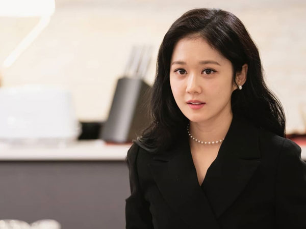 'Hack' tuổi đẳng cấp Jang Nara: Ăn vận xì tin cực hợp, lên đồ già dặn đúng tuổi lại thấy hơi sai