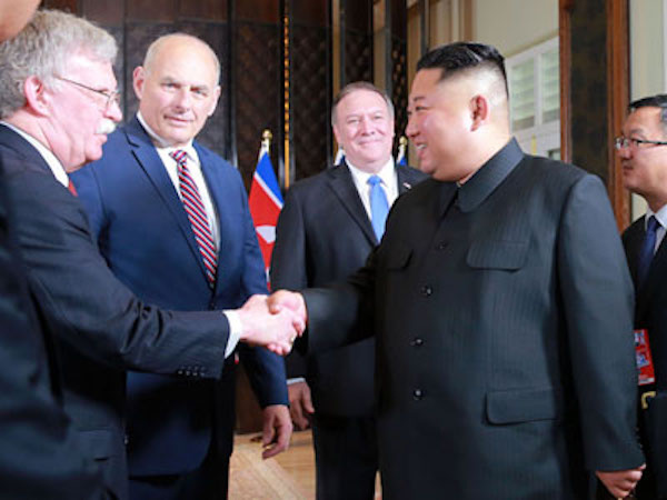 Kim Jong-un từng đề nghị chụp ảnh chung với cố vấn an ninh Mỹ
