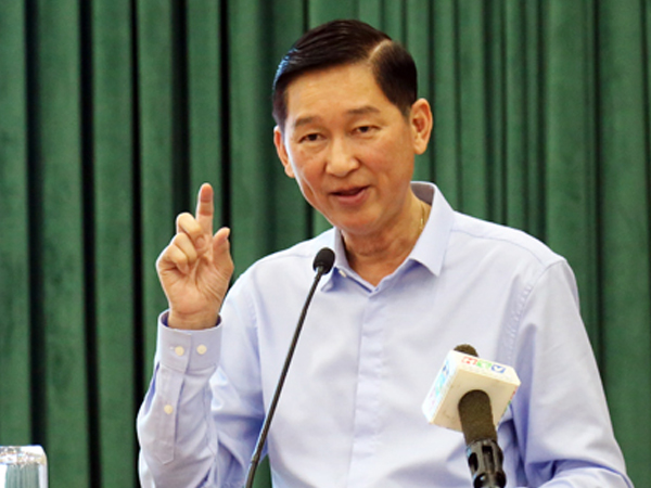 Phó chủ tịch TP HCM: 'Thành phố không cấm xe máy'