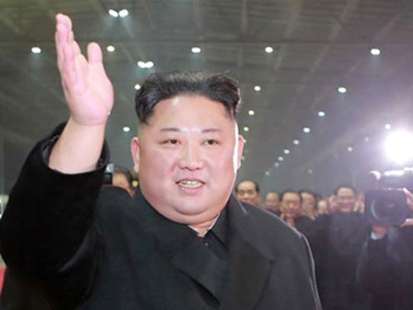 Quân dân reo hò lúc 3h sáng đón ông Kim Jong Un ở Bình Nhưỡng