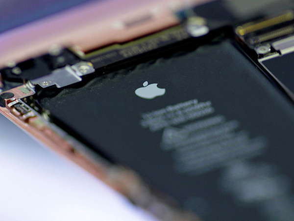 Apple nới lỏng quy định sửa chữa iPhone có pin bên thứ ba