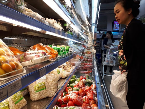 Giá điện tăng, xăng lên mạnh: Đắt đỏ mớ rau con cá , lo mâm cơm nhà dân