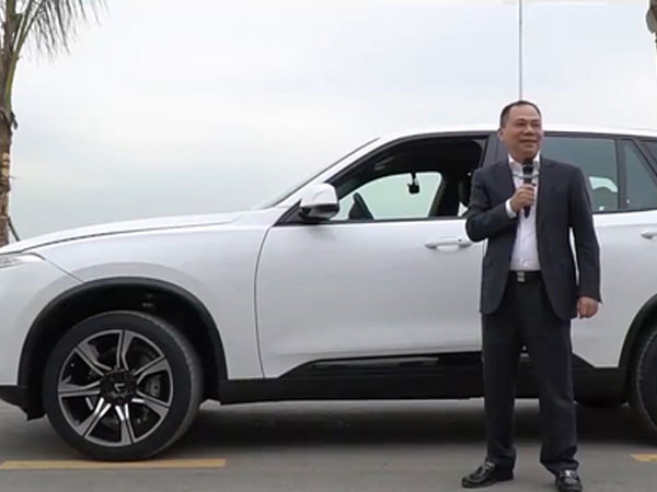 Tỷ phú Phạm Nhật Vượng: 'Tôi sẽ đổi xe Lexus sang VinFast'