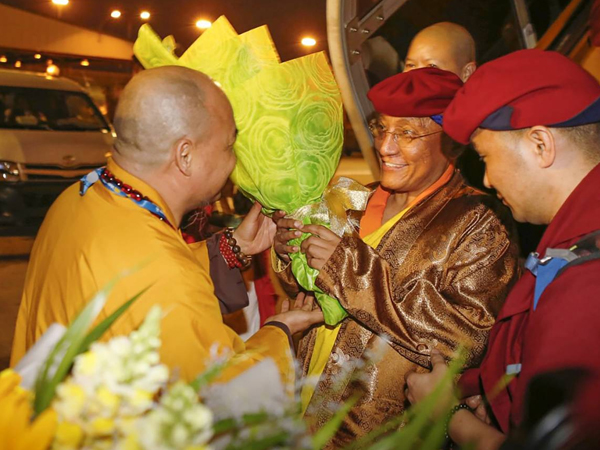 Video ảnh: Đức Gyalwang Drukpa đến TP HCM