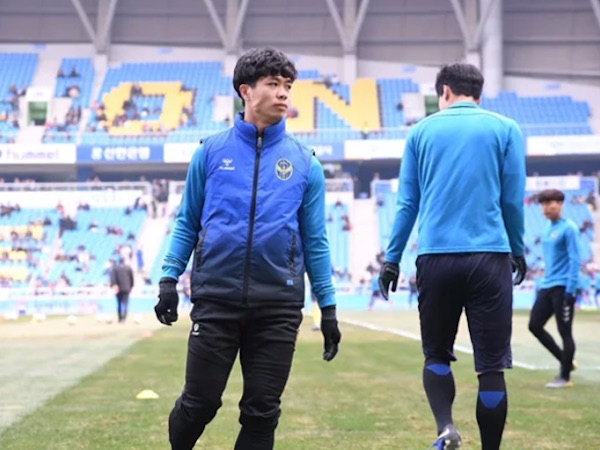 Báo chí Hàn Quốc: 'Công Phượng có thể ra mắt K-League trong tuần này'