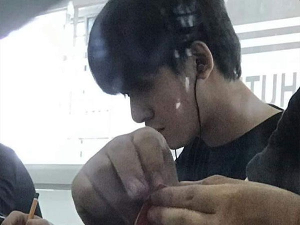 Cô gái hí hửng chụp trộm nam sinh điển trai lớp kế bên và cái kết phũ phàng
