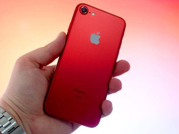 Máy xách tay đời cũ giảm giá sâu, iPhone 7 còn 6 triệu đồng