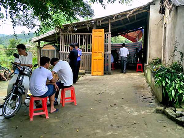 Nhóm giang hồ tra tấn con nợ, gọi người nhà đến nhận xác