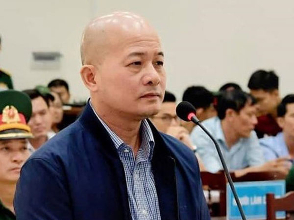 Phong hàm Út 'trọc' sai quy định, 2 đại tá mất hết chức vụ trong Đảng