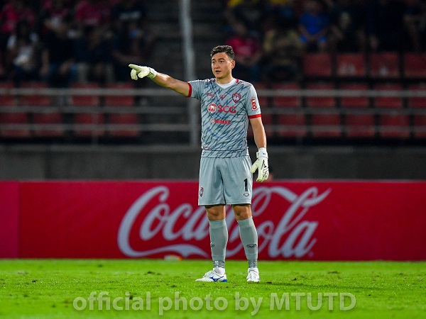 Văn Lâm tiếp tục bắt chính, Muangthong United thắng trận đầu tiên tại Thai League