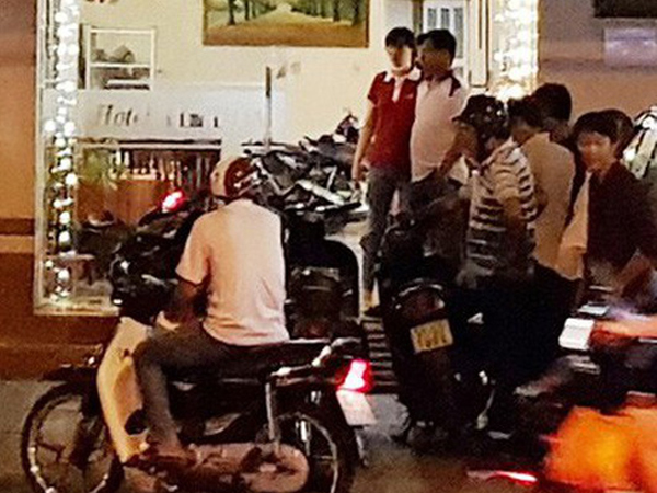 Khách ngoại quốc 'quậy' lễ tân khách sạn sau khi báo mất tài sản