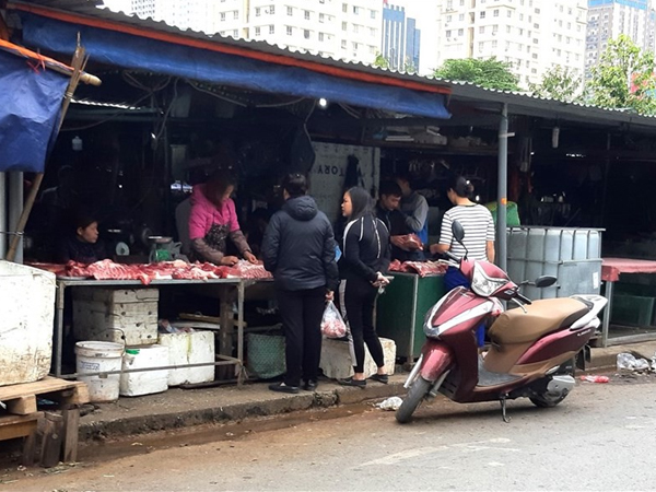 Người tiêu dùng e ngại, giá lợn thương phẩm vẫn không 'hạ nhiệt'