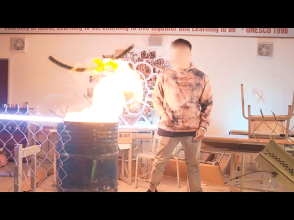 Bị tố đốt sách vở của học sinh trường Ams khi quay MV, dân mạng ném đá không thương tiếc rapper Việt