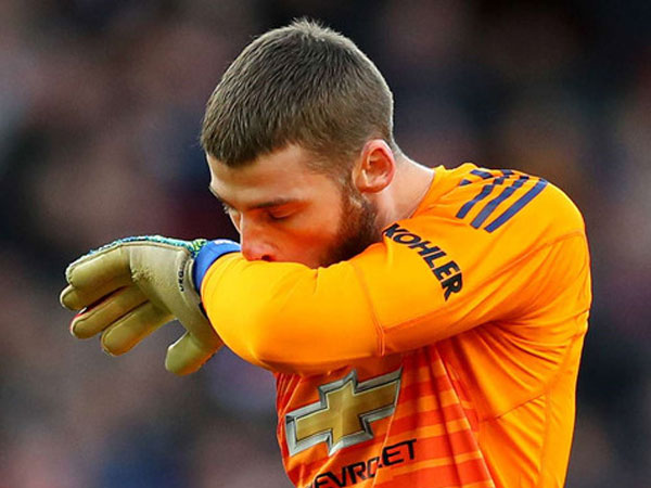 CĐV Man United: 'De Gea thi đấu như một gã say rượu trên sân'