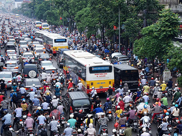 Hà Nội nghiên cứu thí điểm cấm xe máy trên đường Lê Văn Lương