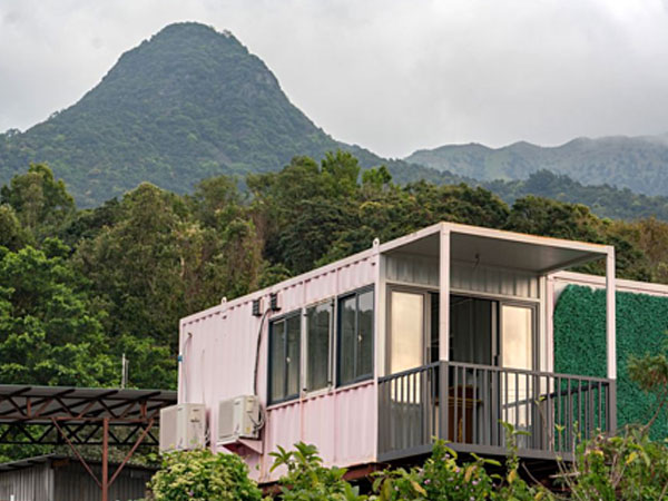 Người Hong Kong ở nhà container trái phép vì bất động sản đắt đỏ