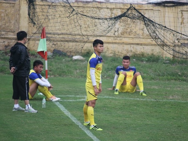 U23 Việt Nam nhận hung tin: Thêm một trụ cột tại hàng phòng ngự dính chấn thương