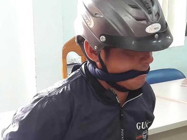 Nghịch tử chém chết cả nhà luôn trong tình trạng kích động, la hét sau nhiều giờ bị bắt giữ