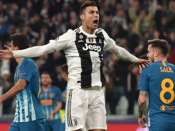 Phản ứng bất ngờ của HLV Simeone sau khi bị Ronaldo chọc tức