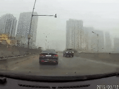 Video: Tài xế thản nhiên đi lùi xe giữa đường một chiều
