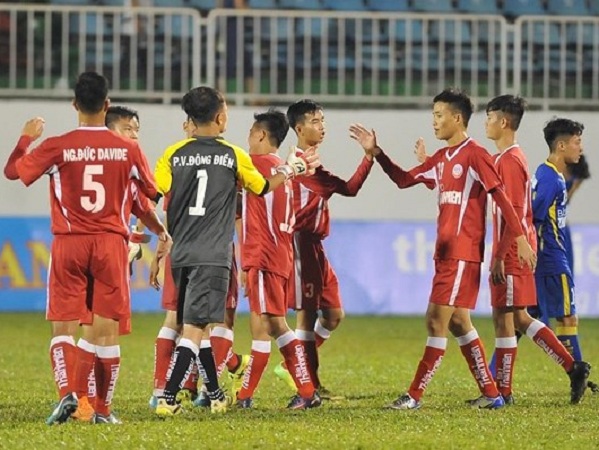 Becamex Bình Dương dang tay cứu trợ, Bình Định thoát cảnh phải bỏ giải hạng Nhất 2019 vì...không đủ tiền