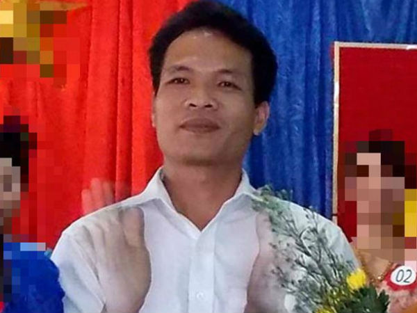 Cho thôi các chức vụ trong Đảng với cán bộ từng bắt dân chui qua háng
