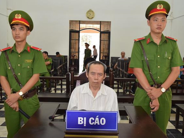 Nhiều lần xâm hại bé gái, ông già 65 tuổi lĩnh 16 năm tù