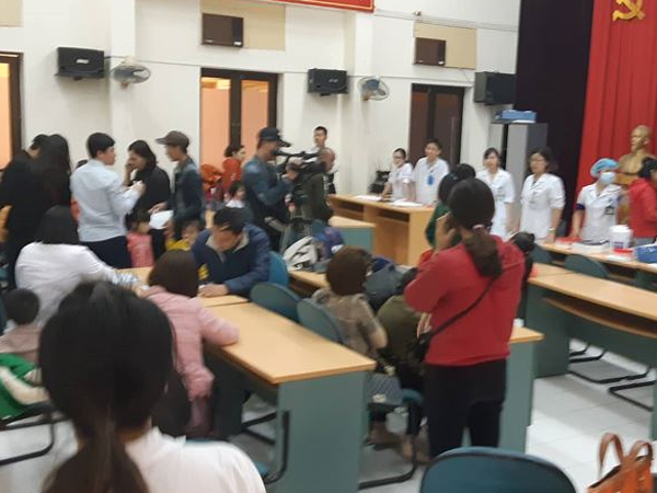'Ăn thịt bẩn, gà thối': 400 trẻ mầm non Bắc Ninh về Hà Nội xét nghiệm sán lợn