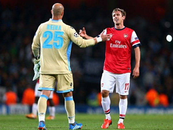 Arsenal gặp khó ở tứ kết Europa League