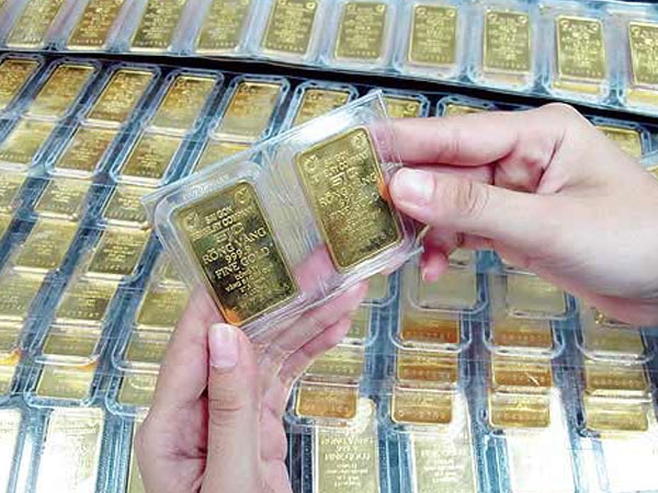 Giá vàng trong nước sụt giảm