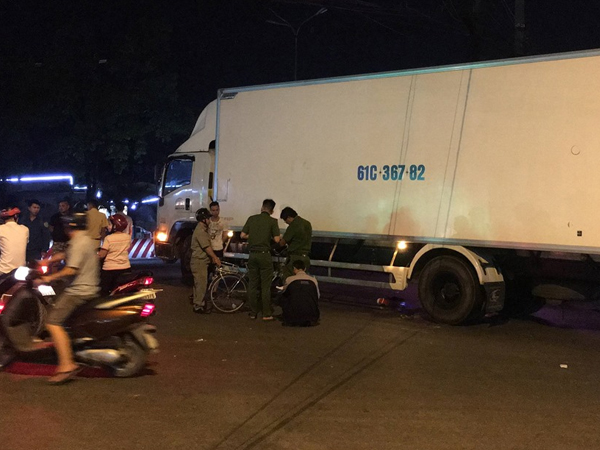Thiếu nữ 14 tuổi đi xe đạp tử vong thương tâm do va chạm với xe tải
