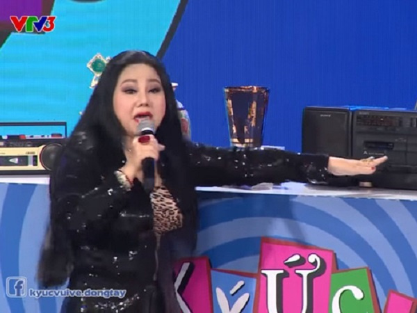Ca sĩ Ngọc Ánh khoe sự giàu có, nổi tiếng và những món đồ đắt tiền trị giá vài cây vàng