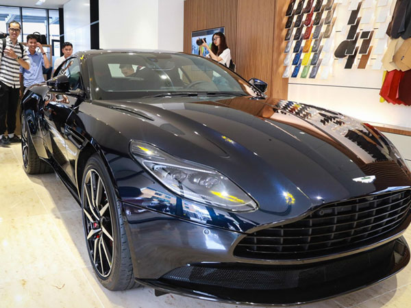 Siêu xe Aston Martin DB11 vừa ra mắt tại VN, giá 15,7 tỷ đồng