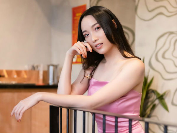 Vẻ xinh đẹp, gợi cảm ngoài đời của 9X đóng nữ giúp việc trên phim Việt